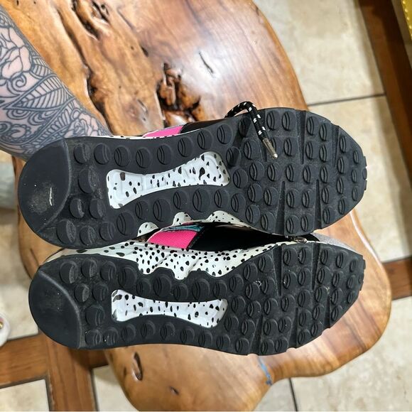 Steve Madden Cheetah Leopard Print Hot Pink Cliff Sneakers Size 8 - Picture 7 of 8